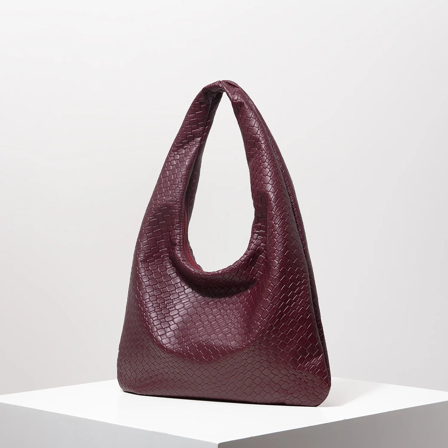 Retro Woven Leather Shoulder Bag - Large Capacity Tote