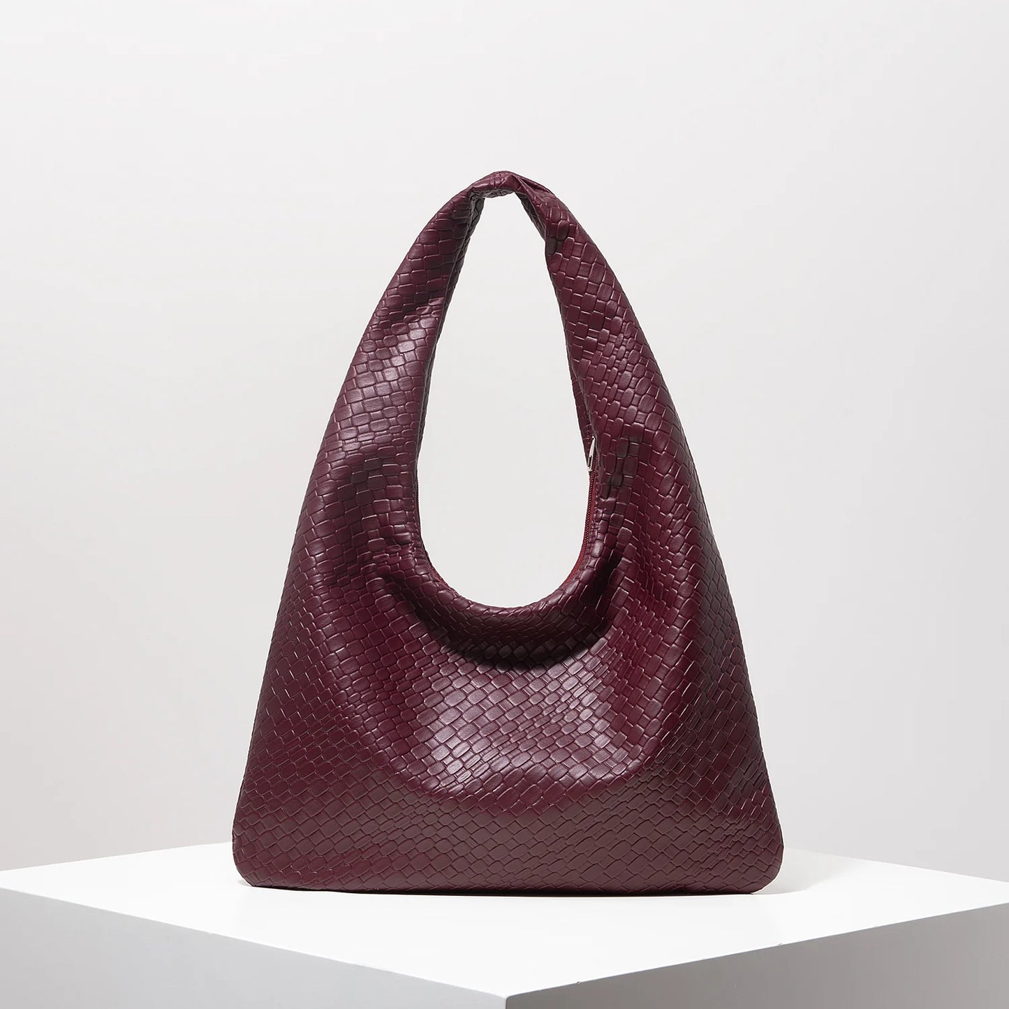Retro Woven Leather Shoulder Bag - Large Capacity Tote
