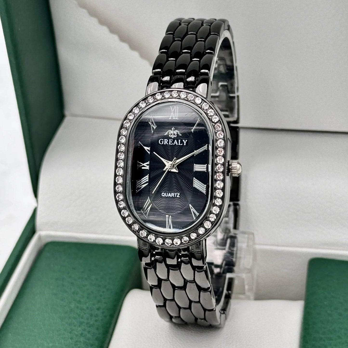 Ladies' Watches Diamond-Studded Oval Roman Numeral Luxury Ladies' Quartz Watc