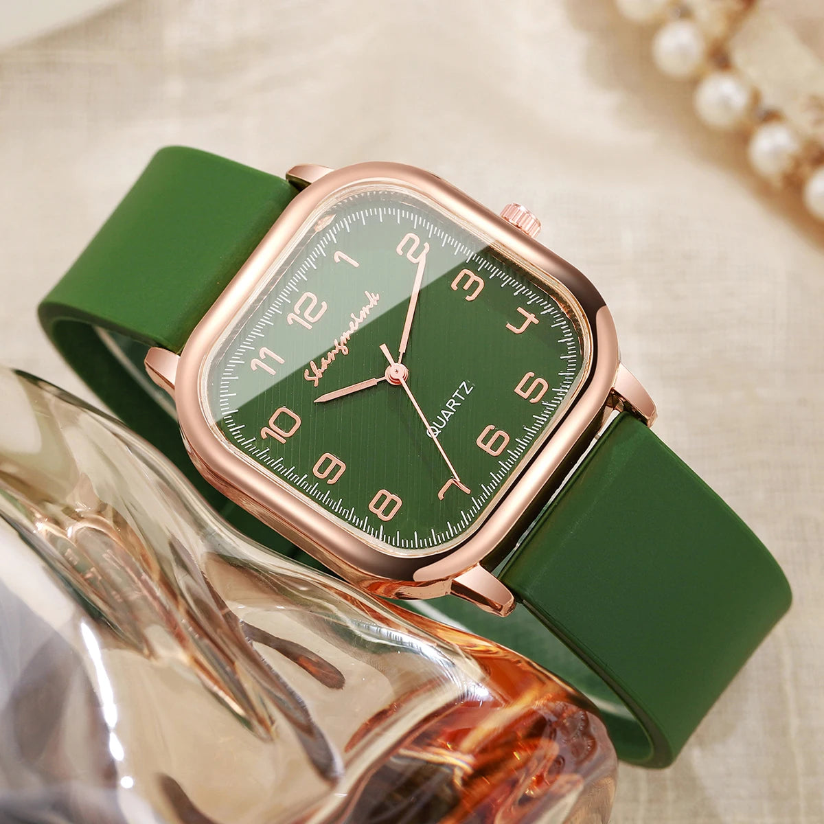 women watch Casual Silicone Strap Women's Quartz Watch