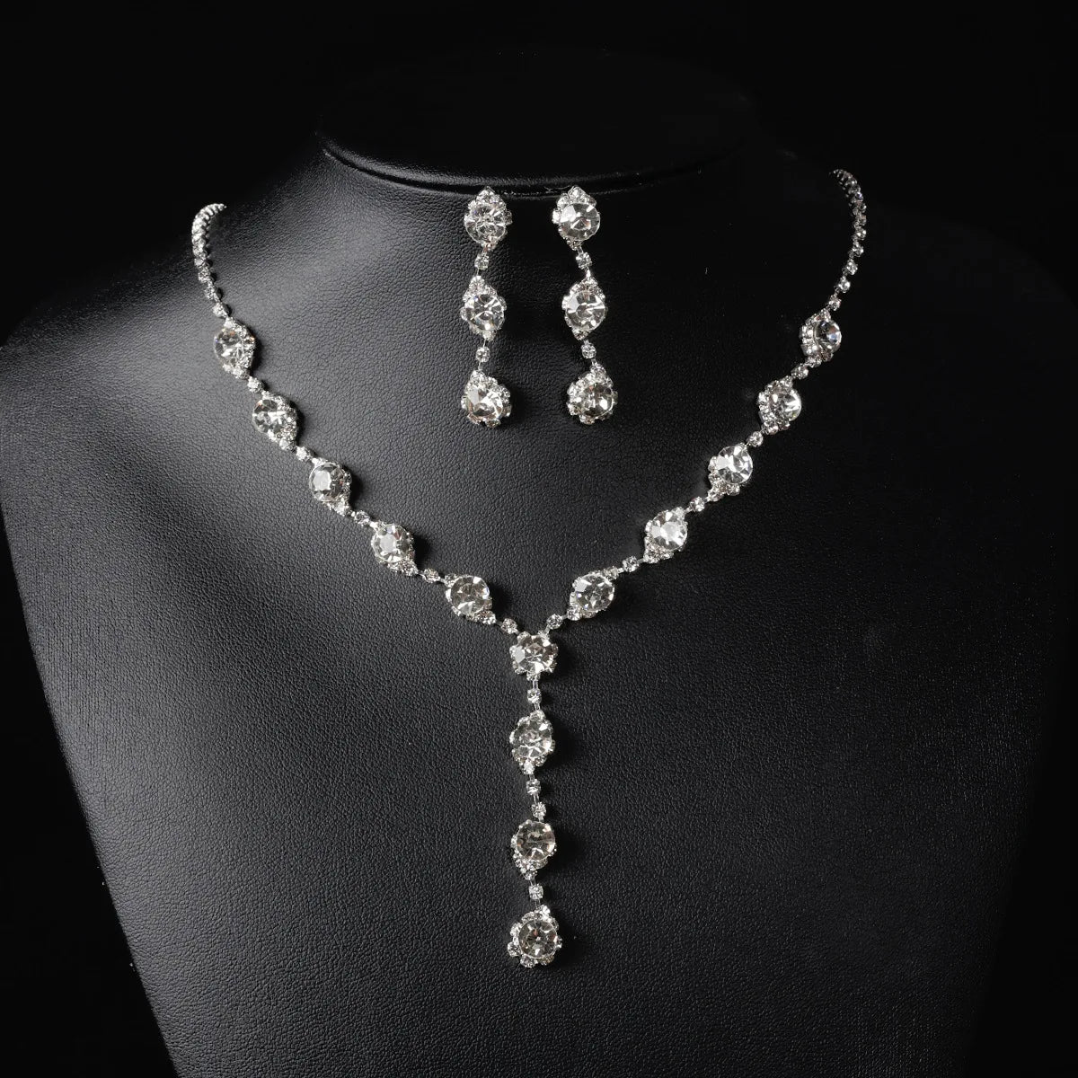 4 Pieces Of women's Fashionable And Minimalist Necklaces With Earrings, Bracelets, Jewelry Sets, Banquet And Party Accessories