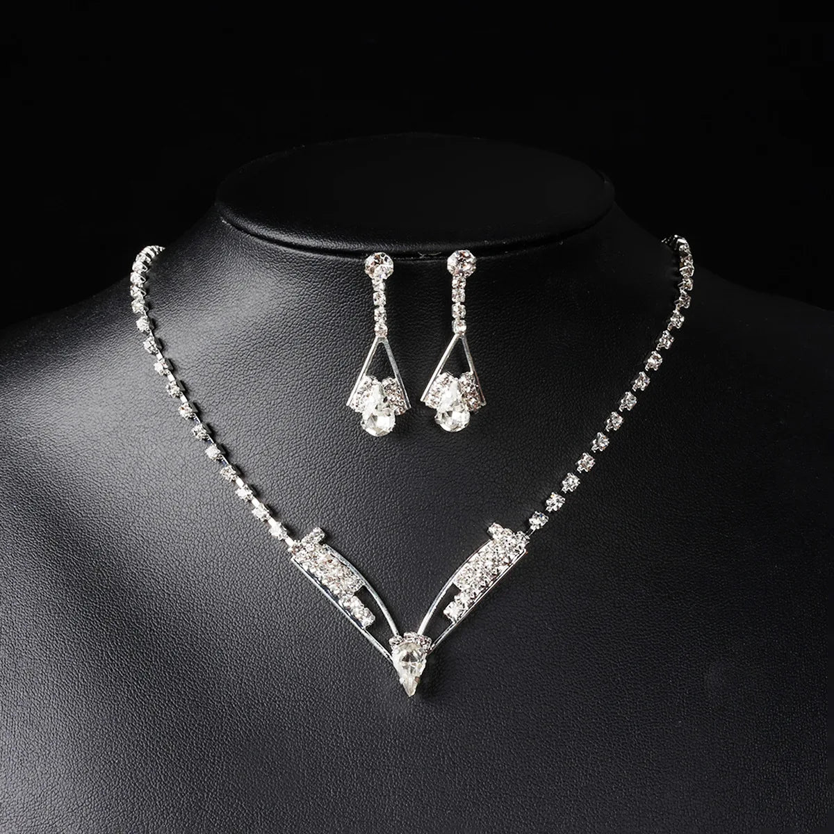 4 Pieces Of women's Fashionable And Minimalist Necklaces With Earrings, Bracelets, Jewelry Sets, Banquet And Party Accessories