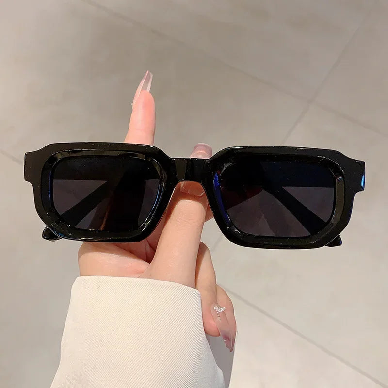 Vintage Rectangle Frame Sunglasses with UV400 Protection – Stylish Retro Eyewear for Men and Women