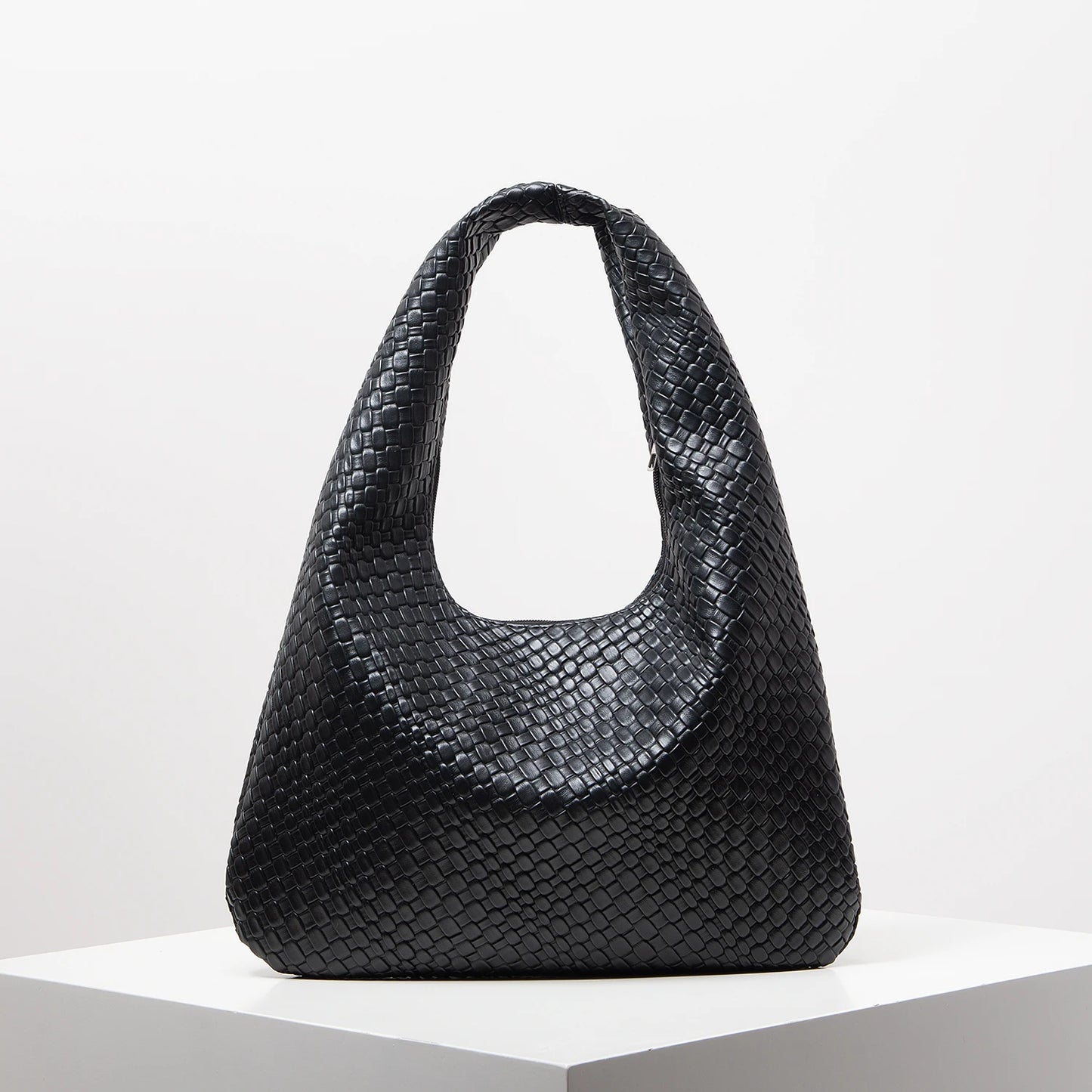 Retro Woven Leather Shoulder Bag - Large Capacity Tote