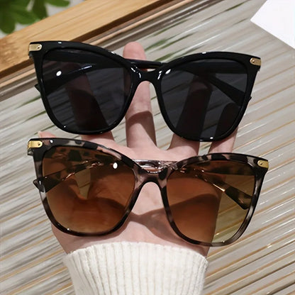 Elegant Leopard-Trimmed Cat Eye Sunglasses